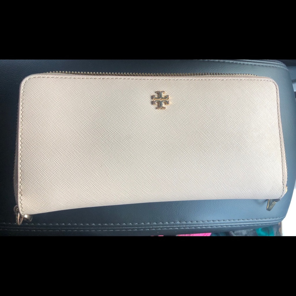 Tory Burch zip wallet.